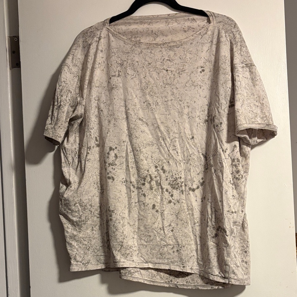 Lululemon patterned tee